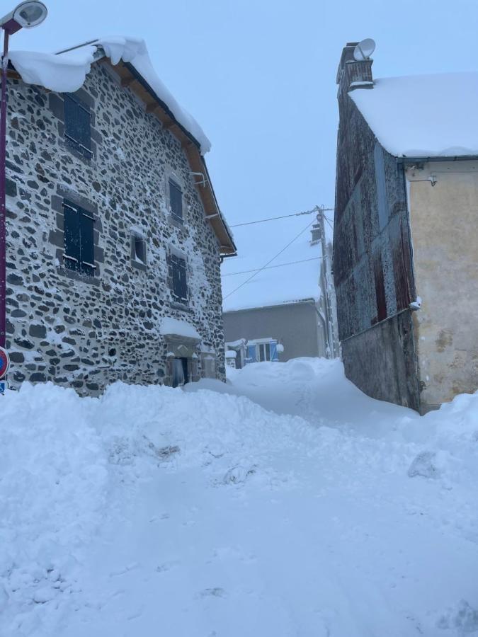 Montgreleix Auberge Du Cezallier מראה חיצוני תמונה