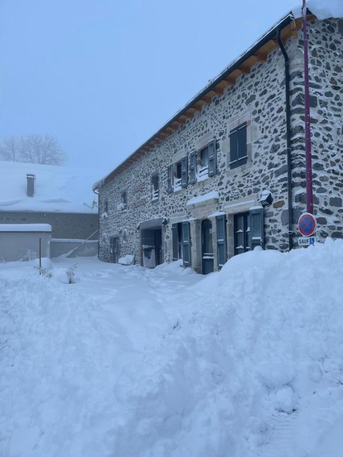 Montgreleix Auberge Du Cezallier מראה חיצוני תמונה